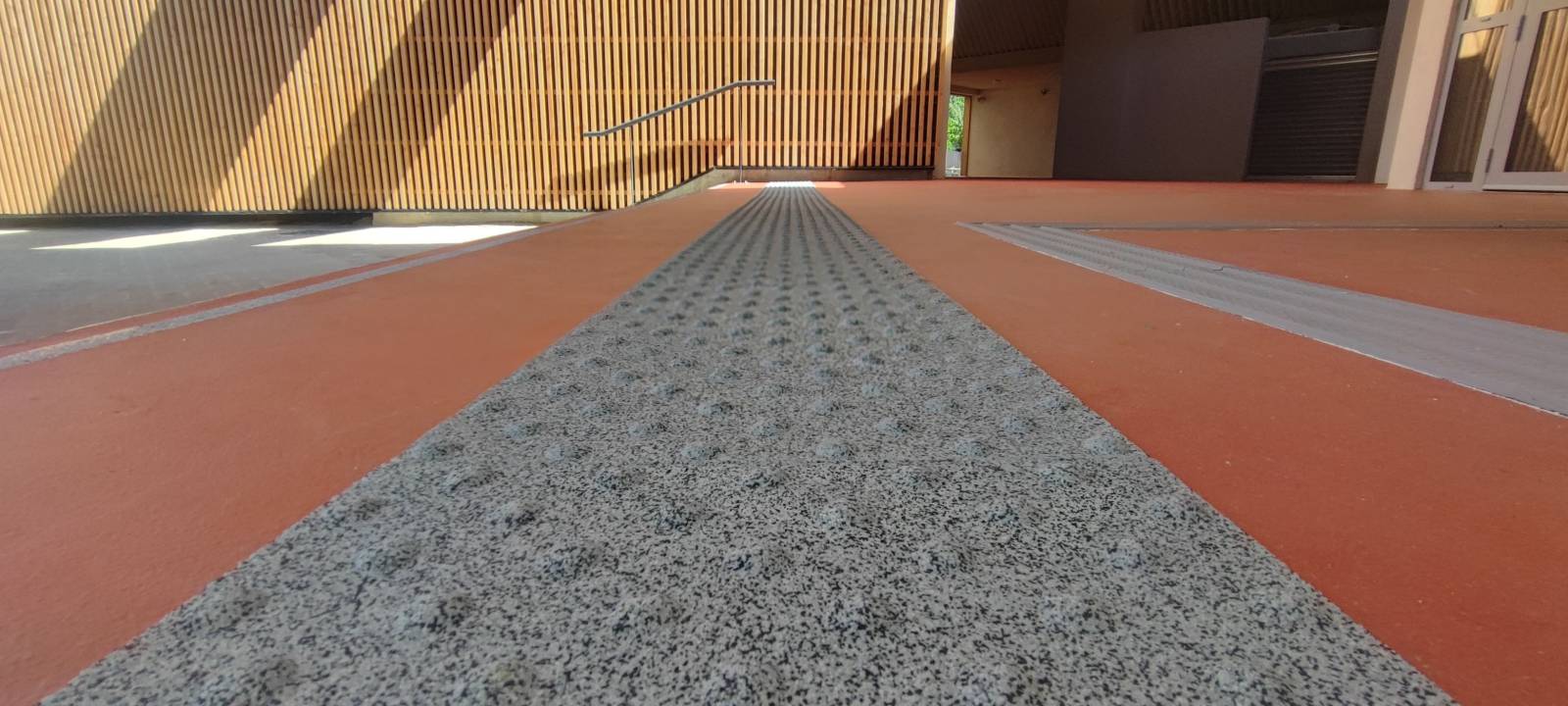 Bande podotactile a Aix-en-Provence 