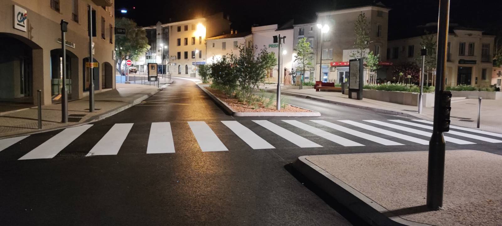 Passage piéton en enduit a froid dans le Var